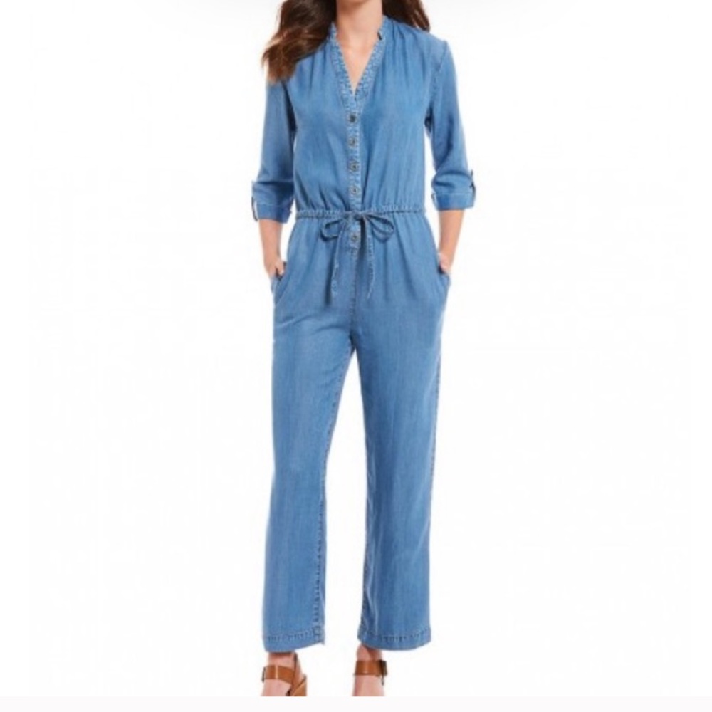 a loves a NWT Chambray Jumpsuit with Pockets sz L